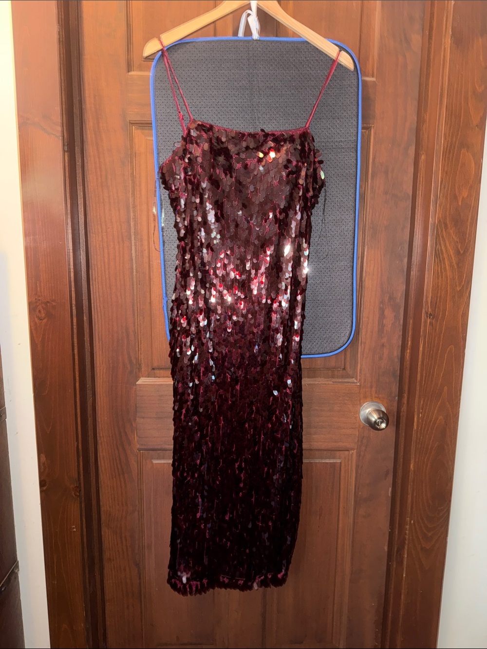 Avec Les Filles Burgundy Sequin dress NWT size 8